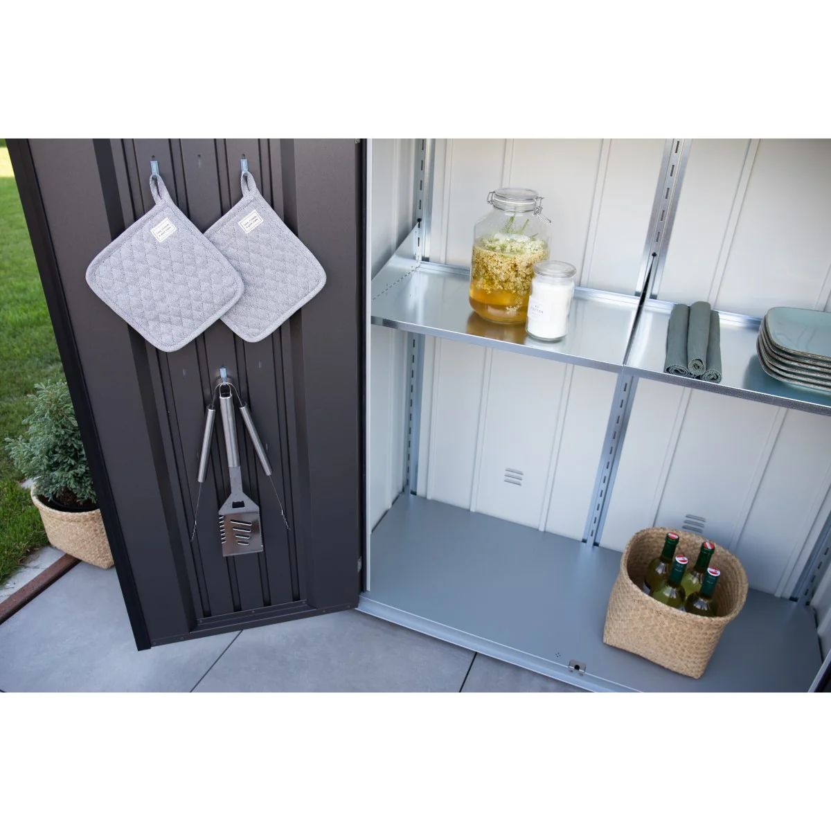 Biohort | 4x2x5 ft Romeo Storage Locker - Dark Gray - Image 10