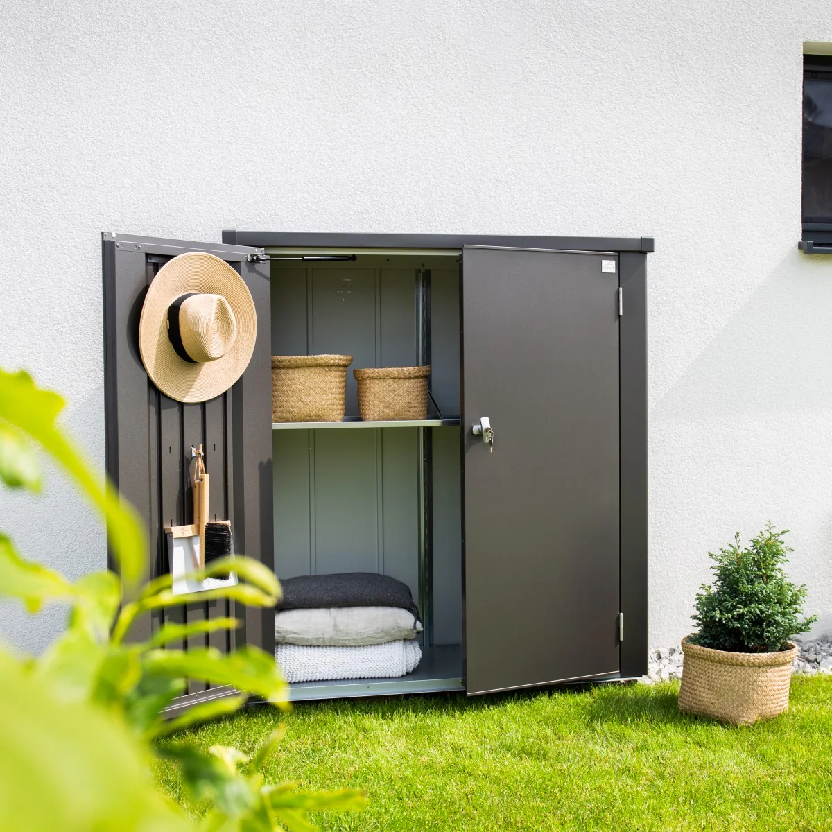 Biohort | 4x2x5 ft Romeo Storage Locker - Dark Gray - Image 4