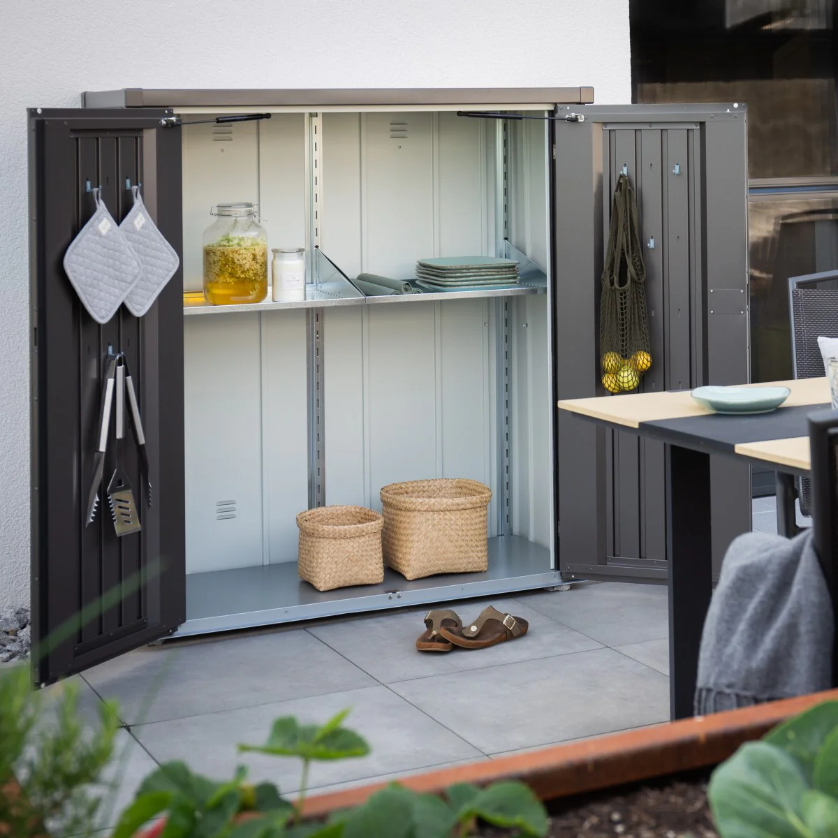 Biohort | 4x2x5 ft Romeo Storage Locker - Dark Gray - Image 9