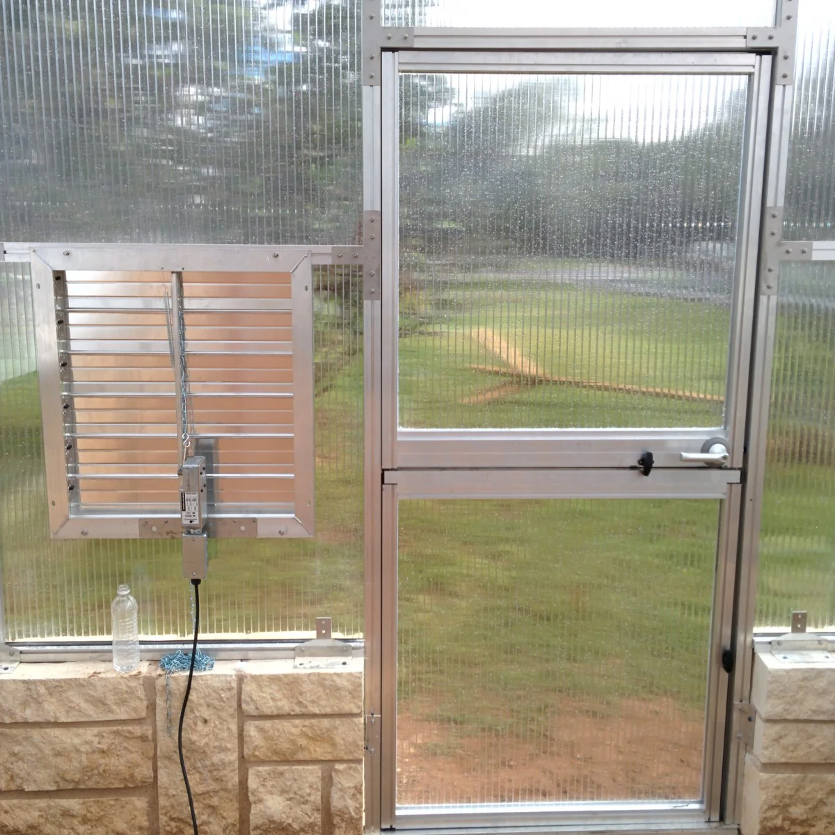 Hoklartherm | 14ft x 29ft 6in x 9ft 10in Riga XL9 Professional Greenhouse Kit With 16mm Triple-wall Polycarbonate Glazing - Image 6