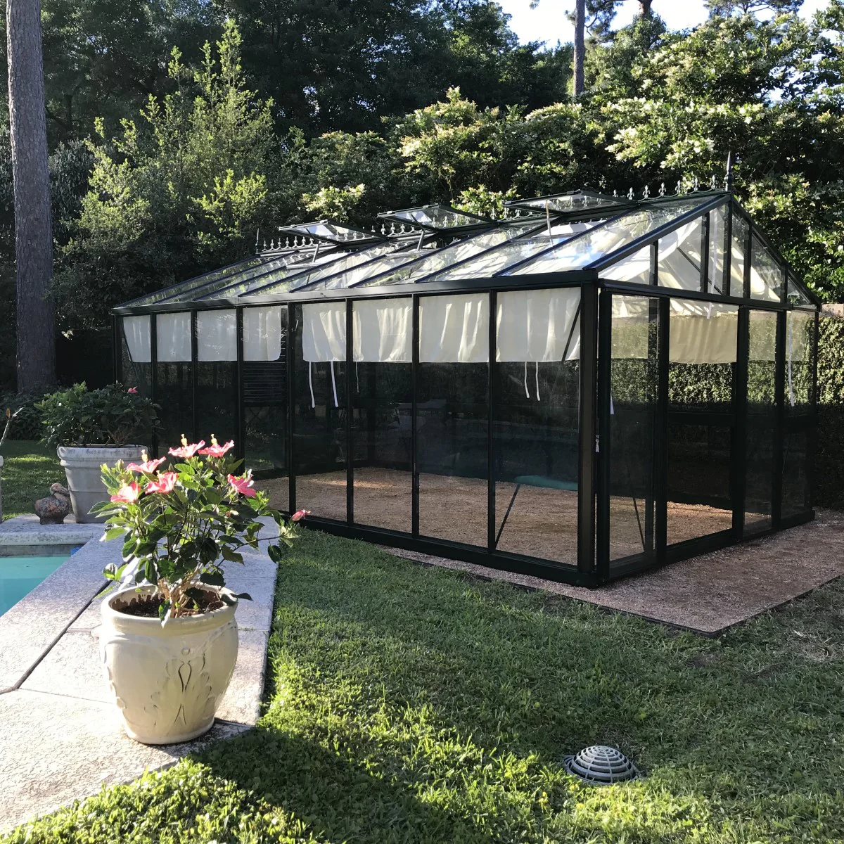 Janssens | 12.5x20x9 ft Royal Victorian VI 46 Large Glass Greenhouse Kit With 4mm Tempered Glass Glazing - Image 5