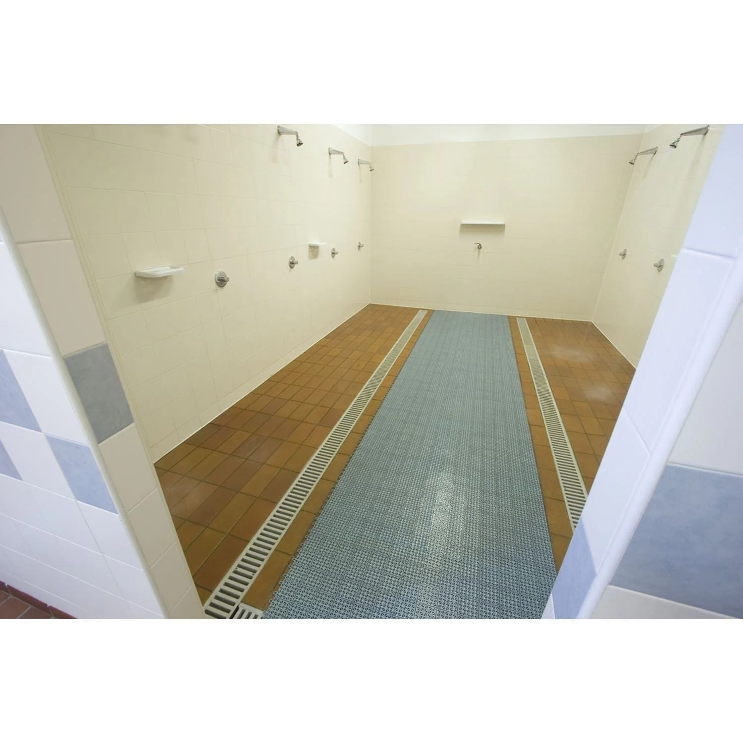 Riverstone | MONT 24' Greenhouse Interlocking Flooring System - 63 Tiles Kit - Image 4