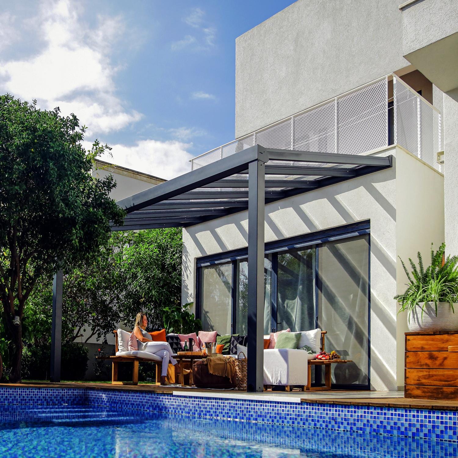Palram - Canopia | Stockholm 11x17 ft Patio Cover - Gray/Clear - Image 15